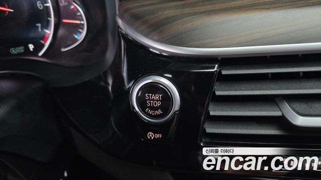 BMW 5-Series 2018 — photo 27