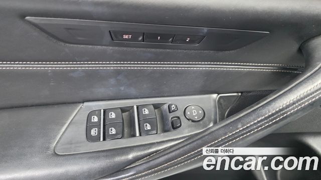 BMW 5-Series 2018 — photo 29
