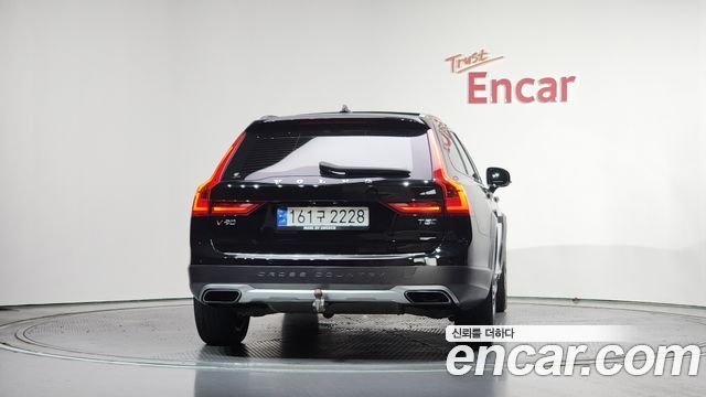 Volvo V90 2019 — photo 4