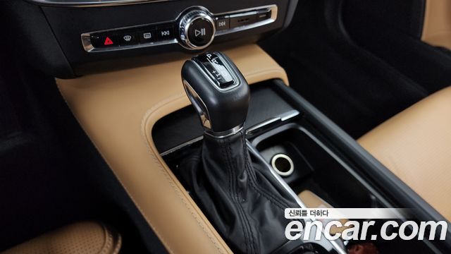 Volvo V90 2019 — photo 9