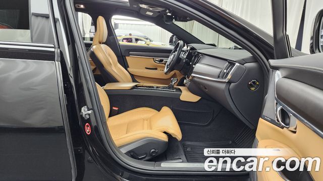 Volvo V90 2019 — photo 11
