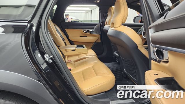 Volvo V90 2019 — photo 12