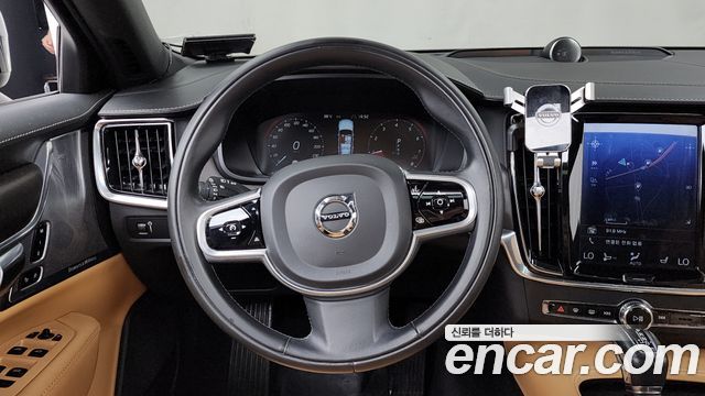 Volvo V90 2019 — photo 13