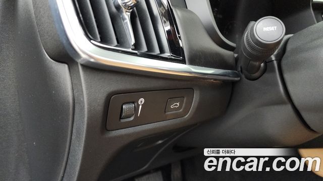 Volvo V90 2019 — photo 16