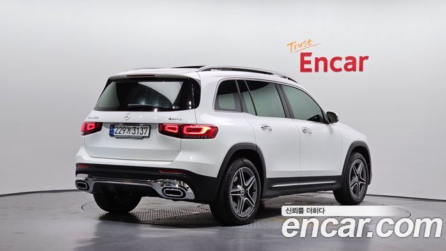 Mercedes-Benz GLB-Class 2023 — photo 2
