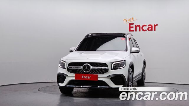 Mercedes-Benz GLB-Class 2023 — photo 3