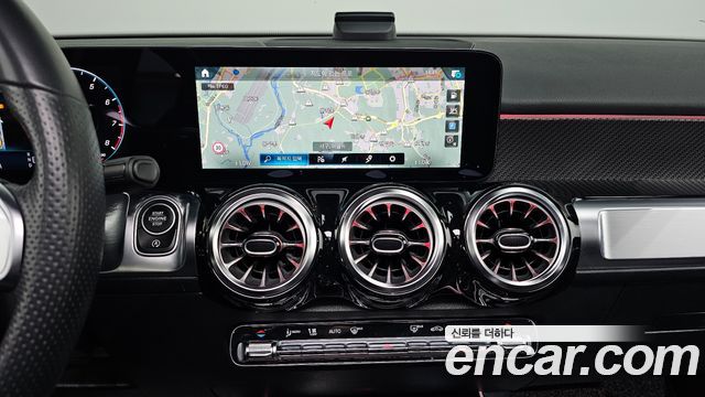 Mercedes-Benz GLB-Class 2023 — photo 19