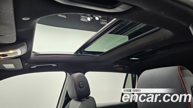 Mercedes-Benz GLB-Class 2023 — photo 25