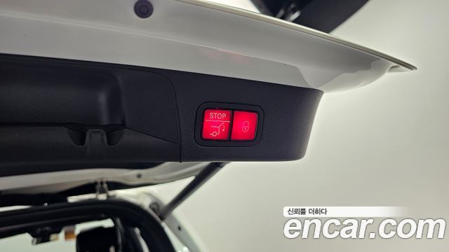 Mercedes-Benz GLB-Class 2023 — photo 30