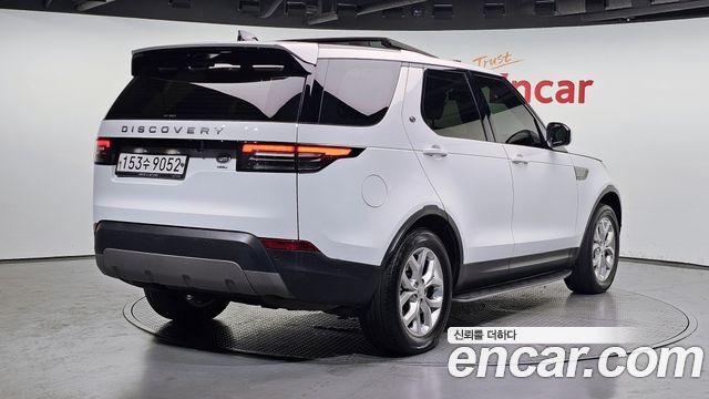 Land Rover Discovery 2019 — photo 2