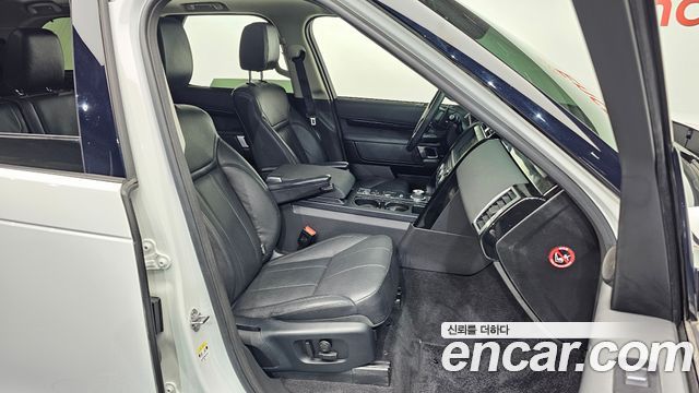 Land Rover Discovery 2019 — photo 17