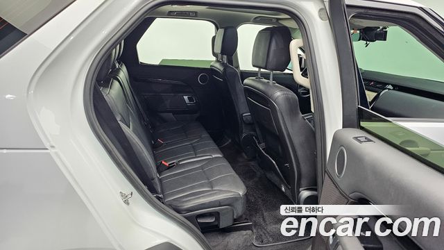 Land Rover Discovery 2019 — photo 18