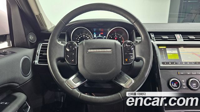 Land Rover Discovery 2019 — photo 19