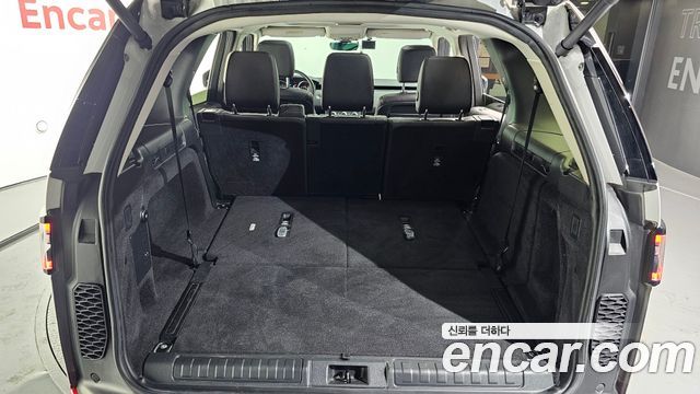 Land Rover Discovery 2019 — photo 26