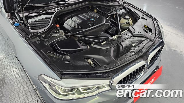 BMW 5-Series 2017 — photo 6