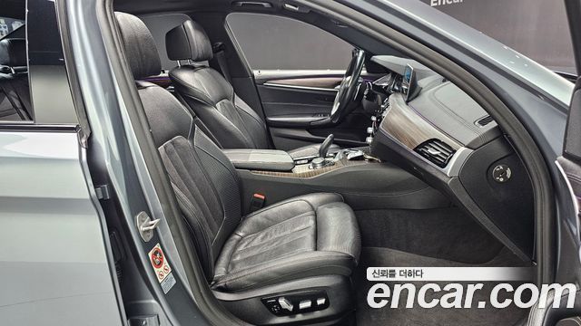 BMW 5-Series 2017 — photo 12