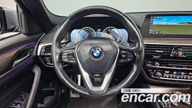 BMW 5-Series 2017 — photo 15