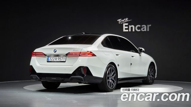 BMW 5-Series 2026 — photo 2