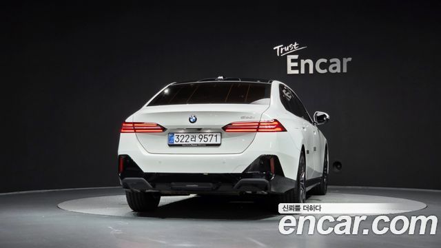 BMW 5-Series 2026 — photo 4