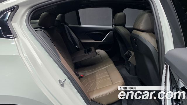 BMW 5-Series 2026 — photo 18