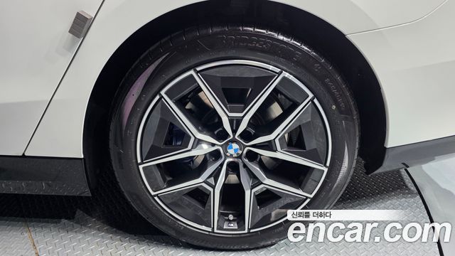 BMW 5-Series 2026 — photo 7