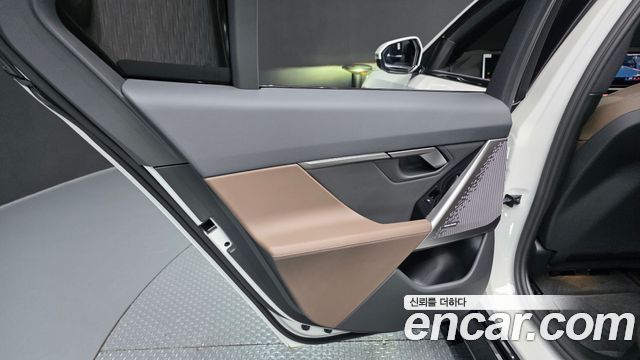BMW 5-Series 2026 — photo 15