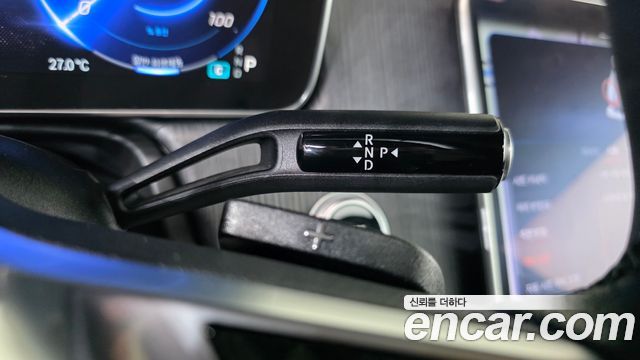 Mercedes-Benz EQE 2023 — photo 12