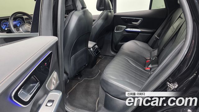 Mercedes-Benz EQE 2023 — photo 18