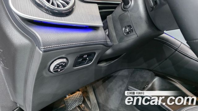 Mercedes-Benz EQE 2023 — photo 25