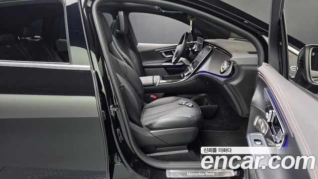 Mercedes-Benz EQE 2023 — photo 16