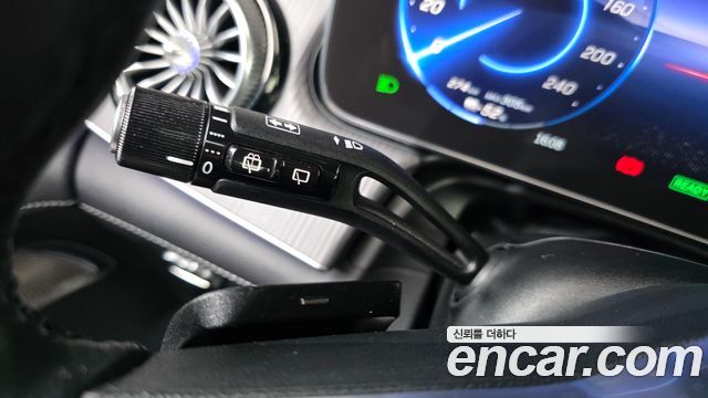 Mercedes-Benz EQE 2023 — photo 27