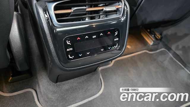 Mercedes-Benz EQE 2023 — photo 30
