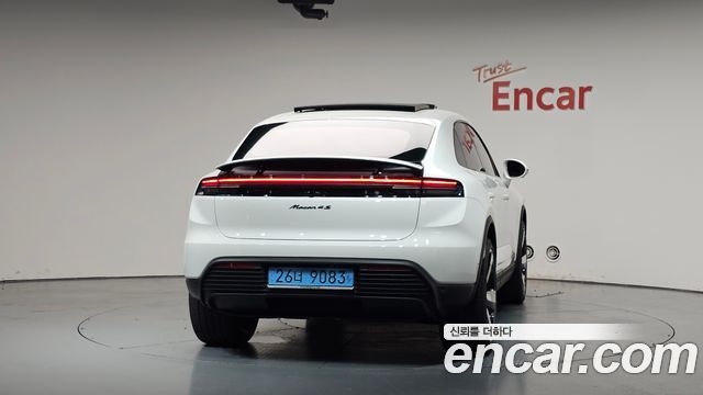 Porsche Macan 2025 — photo 4