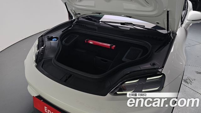 Porsche Macan 2025 — photo 6