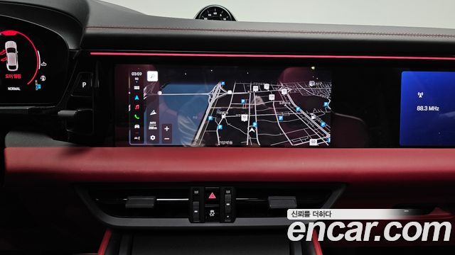 Porsche Macan 2025 — photo 13