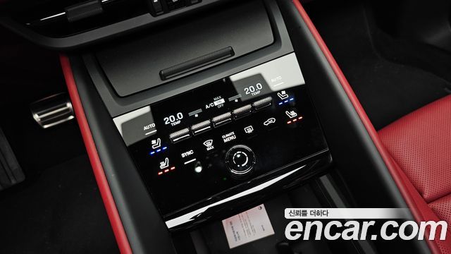 Porsche Macan 2025 — photo 14