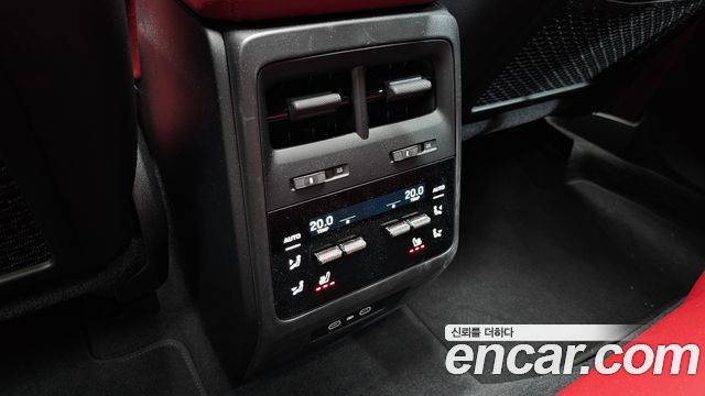 Porsche Macan 2025 — photo 19