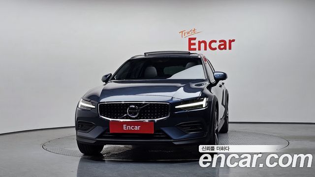 Volvo V60 2021 — photo 3
