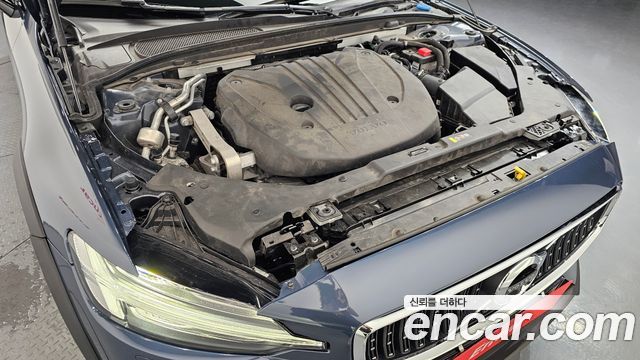 Volvo V60 2021 — photo 6