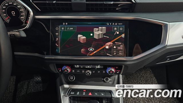 Audi Q3 2023 — photo 18