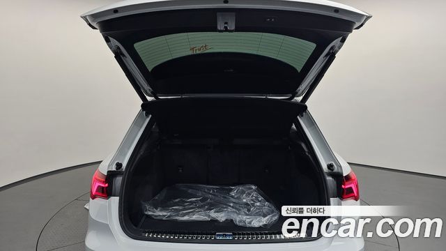 Audi Q3 2023 — photo 23