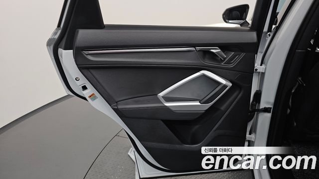 Audi Q3 2023 — photo 15