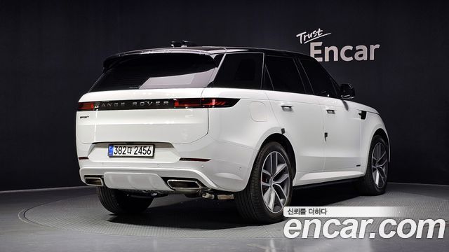 Land Rover Range Rover Sport 2025 — photo 2