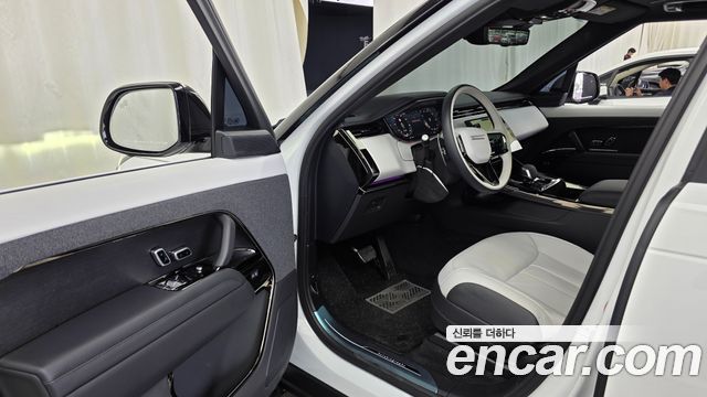Land Rover Range Rover Sport 2025 — photo 13
