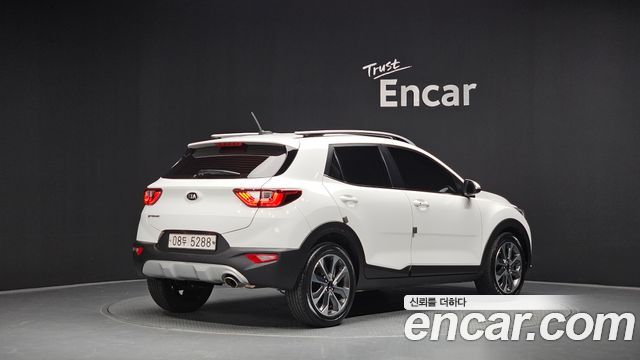Kia Stonic 2018 — photo 2