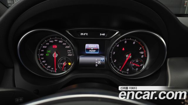 Mercedes-Benz CLA-Class 2018 — photo 11