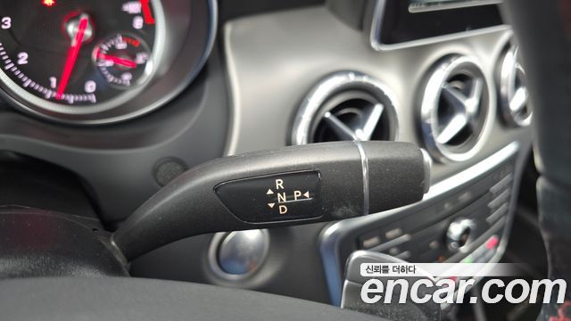 Mercedes-Benz CLA-Class 2018 — photo 12
