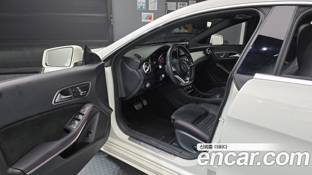 Mercedes-Benz CLA-Class 2018 — photo 13