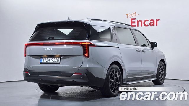 Kia Canival 2025 — photo 2