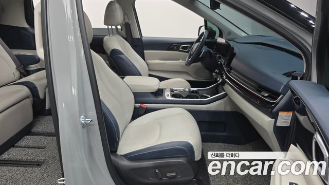 Kia Canival 2025 — photo 17